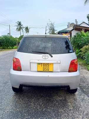 A picture of TOYOTA IST NAMBA D PIGA 255 714 550 592 255