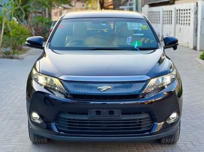 A picture of TOYOTA HARRIER