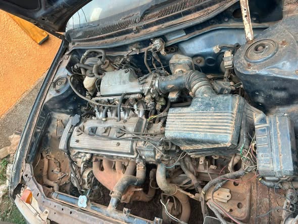 A picture of TOYOTA COROLA 100 MANUAL