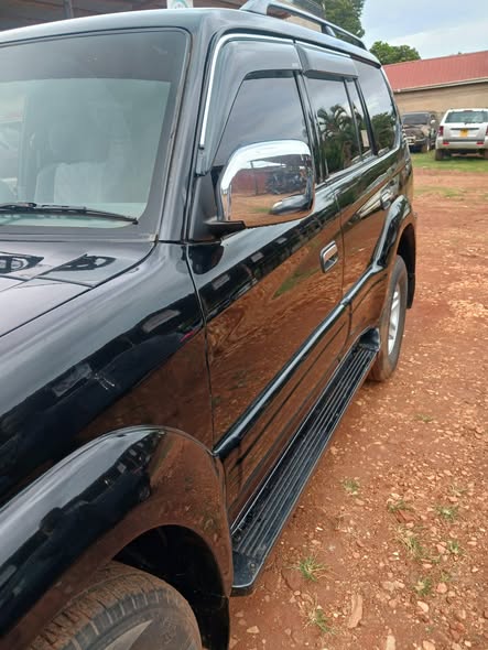 A picture of 1998 Toyota prado tx