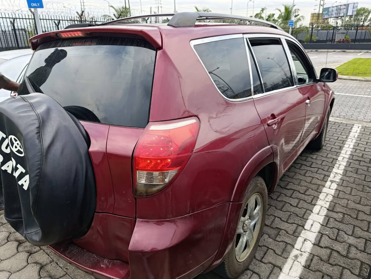 A picture of Super clean fastest finger Belgium grade TOYOTA RAVE 4 engine