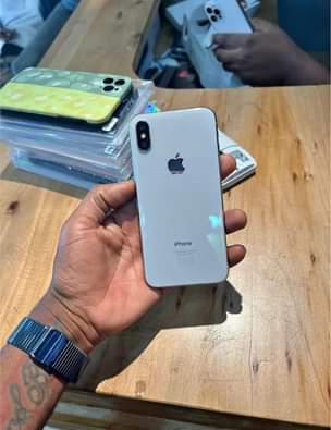 A picture of Iphone x
