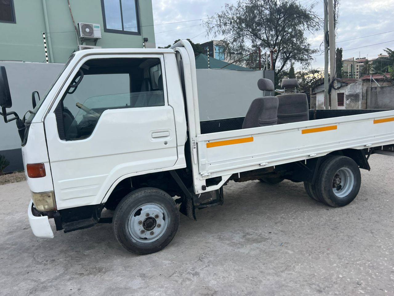 A picture of Toyota Dyna Engen 3y Milion 15.8 Cc1990 Ya 2001 Fuel