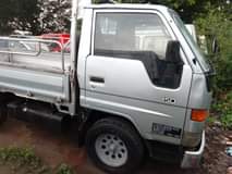 A picture of Toyota Dyna is for sales. Price 950 000 Call if