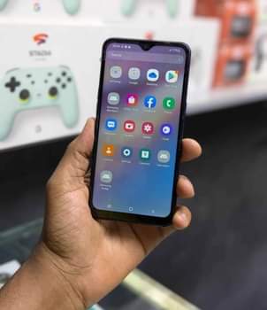 A picture of Nipe IPHONE X Nkupe iphone 7g na Samsung A10s sina