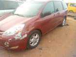 A picture of Toyota sienna 2005