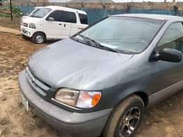 A picture of First body 2000 model clean in and out Ac chilling