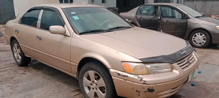 A picture of Toyota Camry 2000