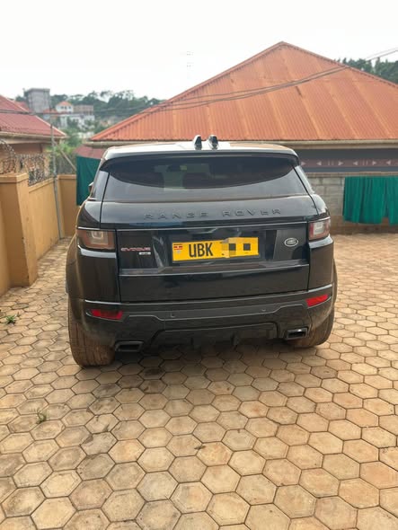 A picture of RANGE ROVER EVOKE 2 0L UBK