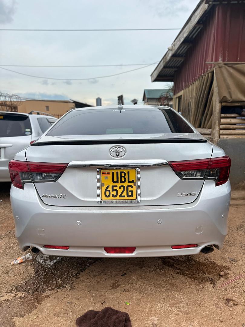 A picture of Toyota Mark X