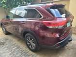 A picture of Registered but not used 2017 Toyota Highlander clean in and
