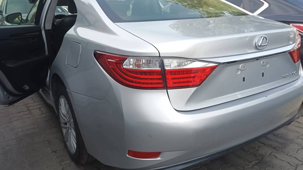 A picture of 2014 Lexus es 350