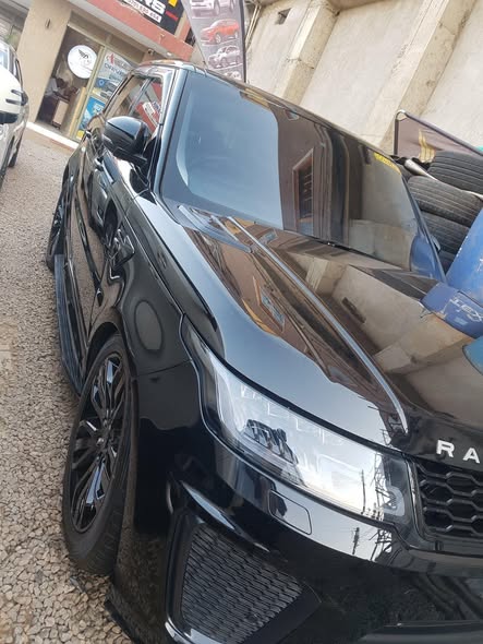 A picture of Range rover