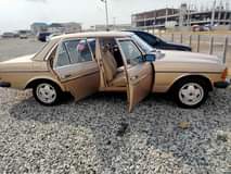 A picture of Benz 200 Regular