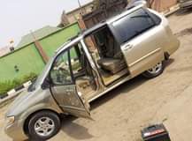 A picture of Fastest finger...05 Mazda MPV first body 