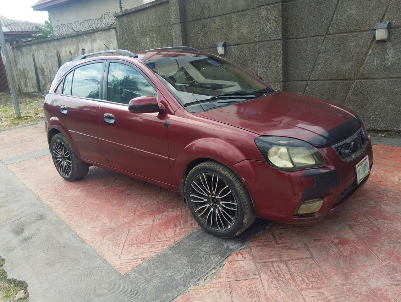 A picture of 1 430m only for this Well Maintained KIA RIO 2009