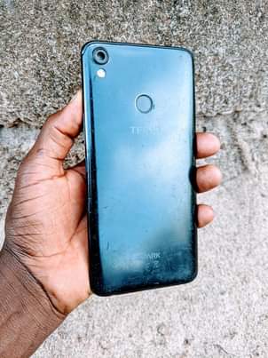 A picture of Techno spark 2 kipengele camera ya nyuma na gb16