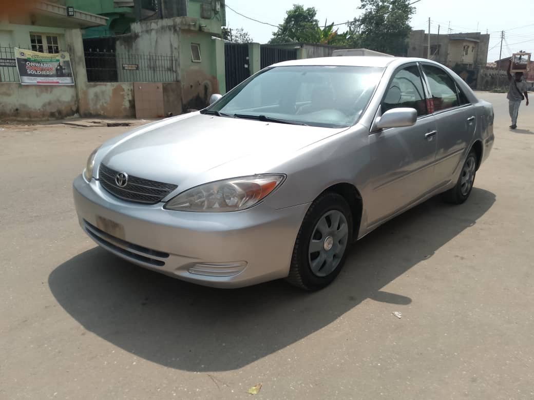 A picture of 2004 Toyota camry