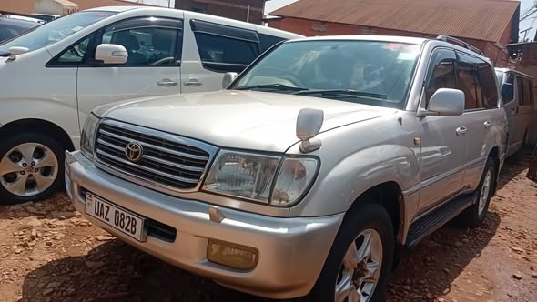 A picture of Land cruiser VX