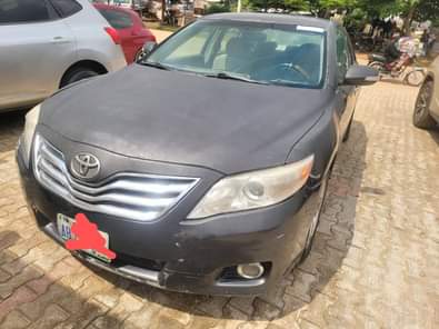 A picture of Super sharp Camry 2008 model faded first body with untampered