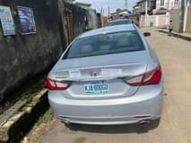 A picture of First body registered 2013 Hyundai Sonata Limited edition with thumbstart