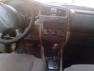 A picture of 2000 Nissan Primera Se