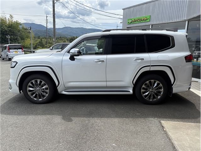 A picture of 2023 Toyota land cruiser 300 zx