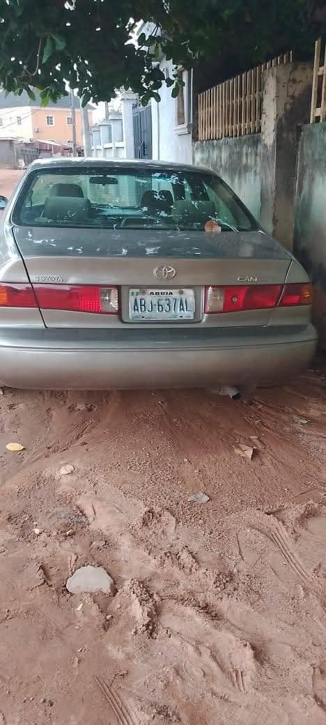 A picture of 2001 Toyota camry