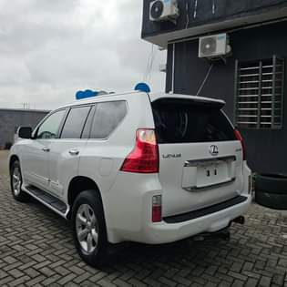 A picture of 2010 LEXUS GX460