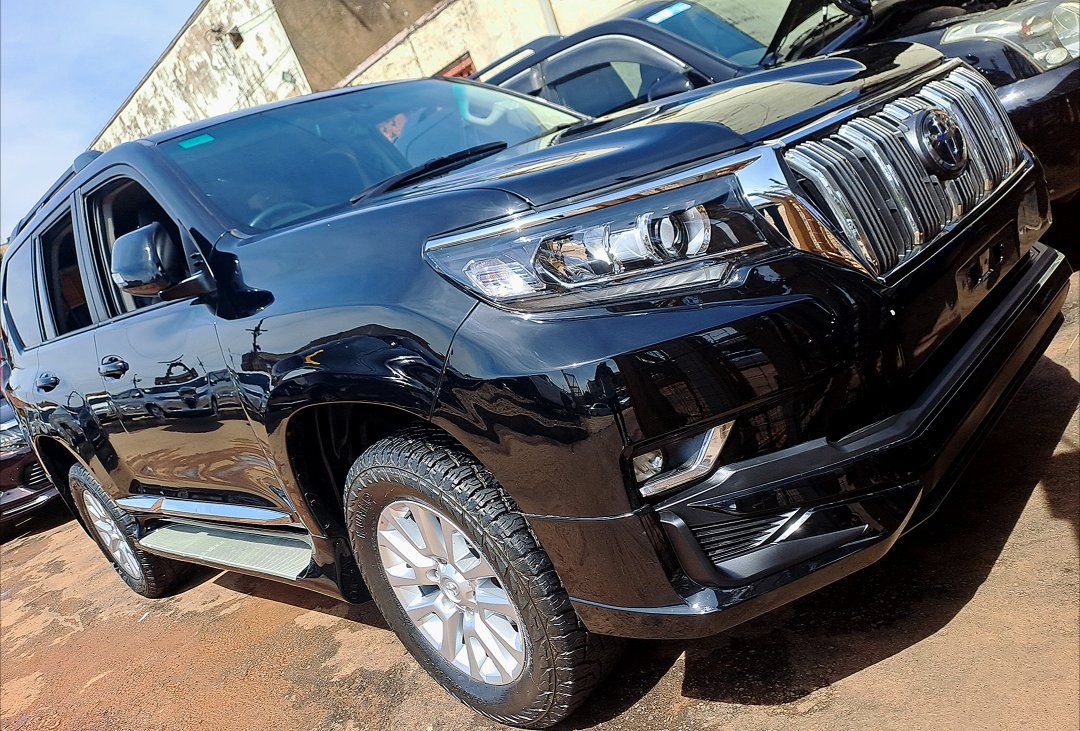 A picture of Prado VXL Diesel Engine Call O703273550