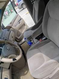 A picture of Distress Awoof connect Awoof dealer Market Toyota sienna 06 Flashed