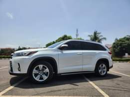 A picture of For Sale For Sale Exceptional Deal 2017 Toyota Highlander Limited