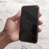 A picture of Iphone x 64gb