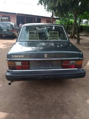 A picture of Volvo 240