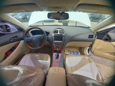 A picture of LEXUS ES 350