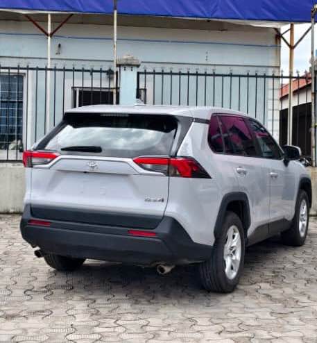 A picture of Toyota Rav4 2021