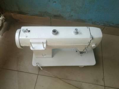 A picture of Two in one zigzag and straight sewing machine head for