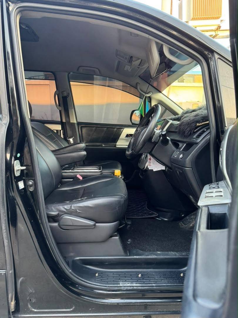 A picture of Toyota Voxy