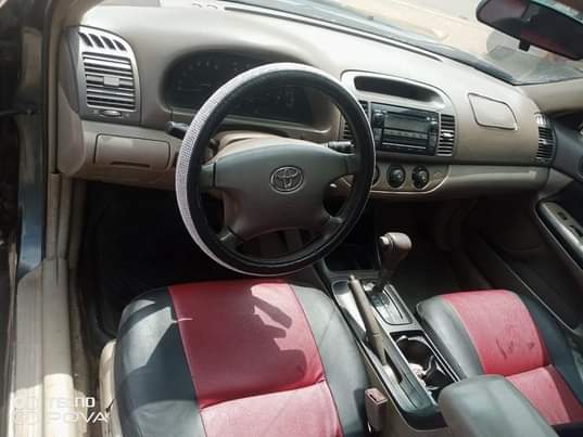 A picture of Toyota Camry v6