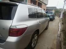 A picture of Neatly used 2008 Highlander