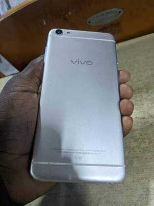 A picture of vivo X7