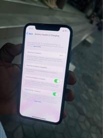 A picture of Iphone x gb 64 battery healthy 96 no Face ID