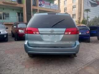 A picture of QUICK SALES SUPER CLEAN 2006 TOYOTA SIENNA ENGINE GEAR AC