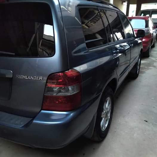 A picture of Tokunbo 2006 Toyota Highlander with 3seat.