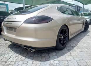 A picture of Porsche Panamera Turbo S 2012