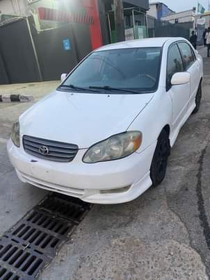 A picture of Toyota Corolla 04