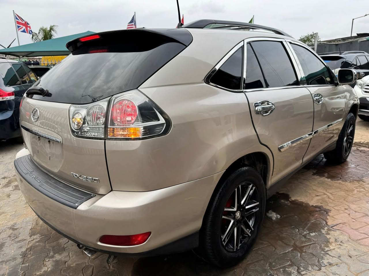 A picture of Lexus RX330 2005 Model
