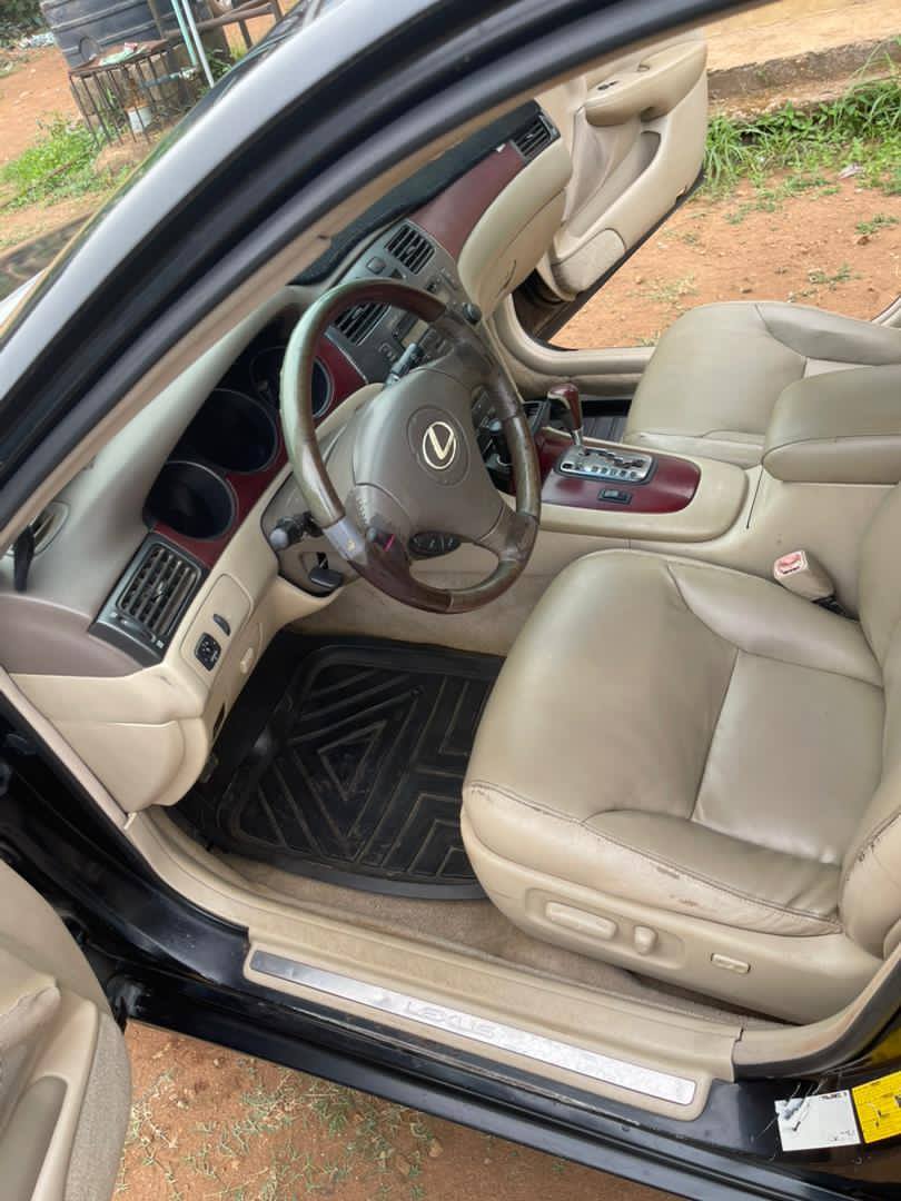 A picture of Lexus Es 330 everything is working perfectly 3 5m