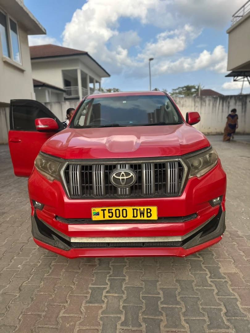 A picture of Toyota Land Cruiser Prado TX Engene 2TR Cc2780 Full A