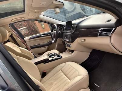 A picture of ks Mercedes Benz Gle350 2018 Colour Grey 360 degree camera